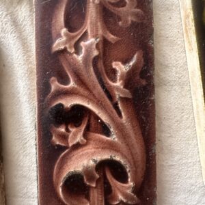 Antique Kensington Majolica Border Tile - Burgundy Acanthus - 6x3