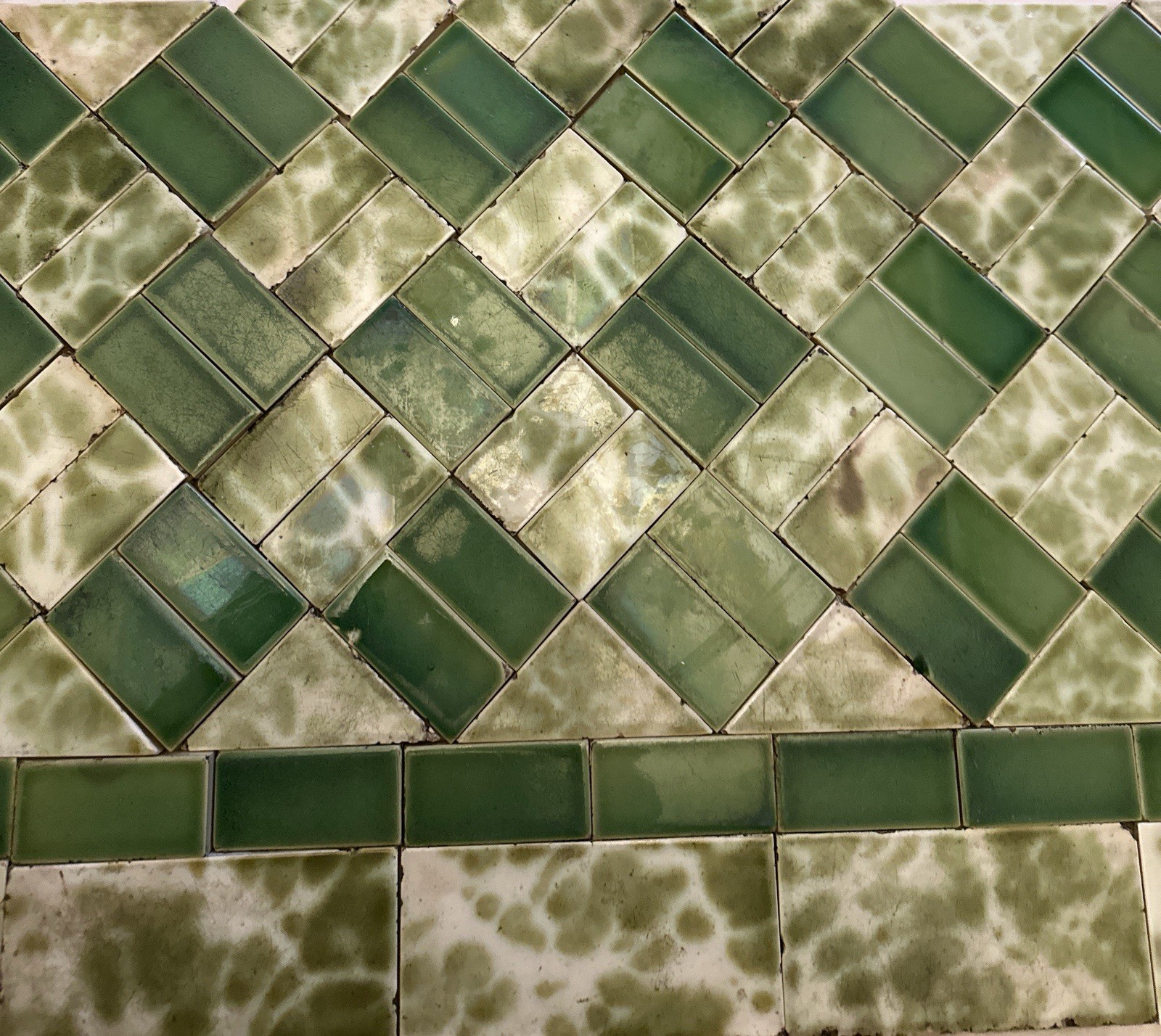 Antique AETCO Hearth Set — Zanesville Manor, Jade Mineral Green, c.1890 - Image 2
