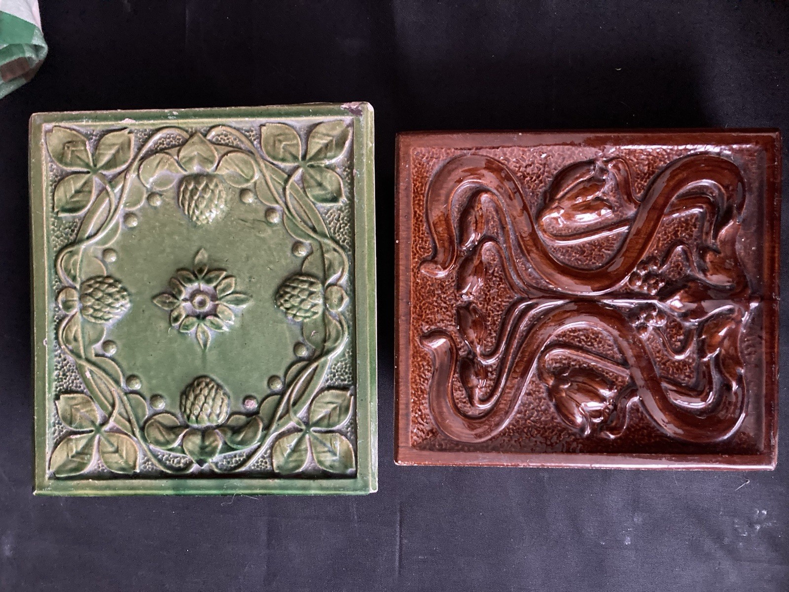 Antique Austro-Hungarian Stove Tile — Chestnut Art Nouveau Relief, Pressburg - Image 5