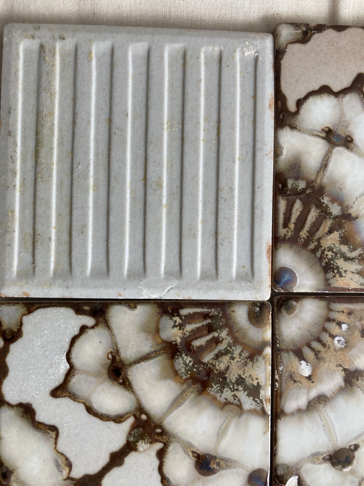 Mid-Century Japanese Kyoto Sunburst Crystalline Tiles — 38 Medallions (155 pcs) - Image 3