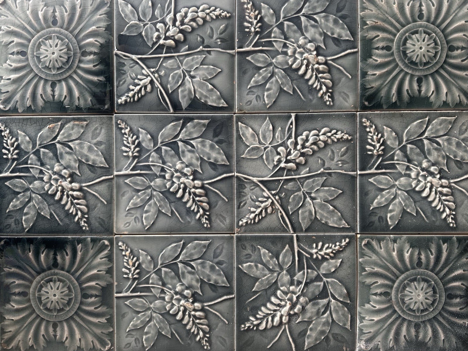 Antique Aesthetic Movement Wisteria Tile Panel — Trent & U.S. Encaustic, c.1885 - Image 4