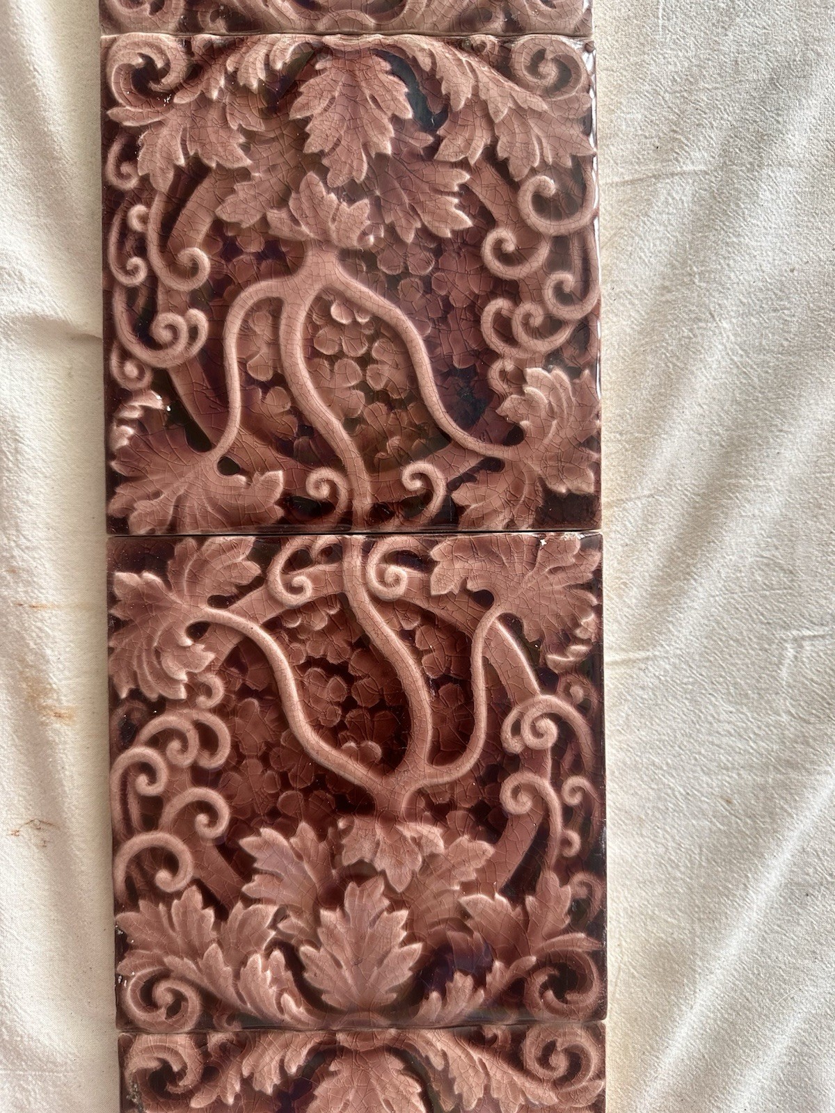 Antique Trent Aubergine Majolica Surround — Chicago, 16 Tiles - Image 2