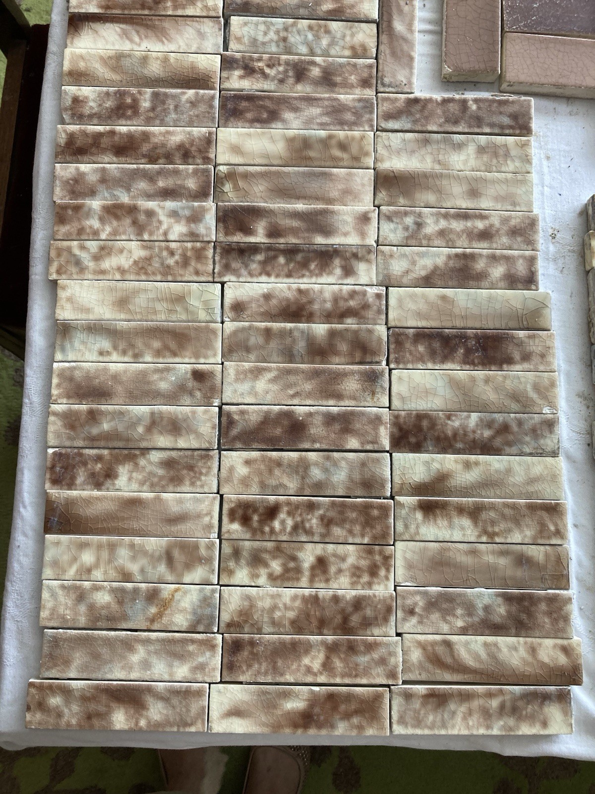 Antique Cambridge Cocoa Swirl Trim Tiles — 1x4 in, 112 Piece